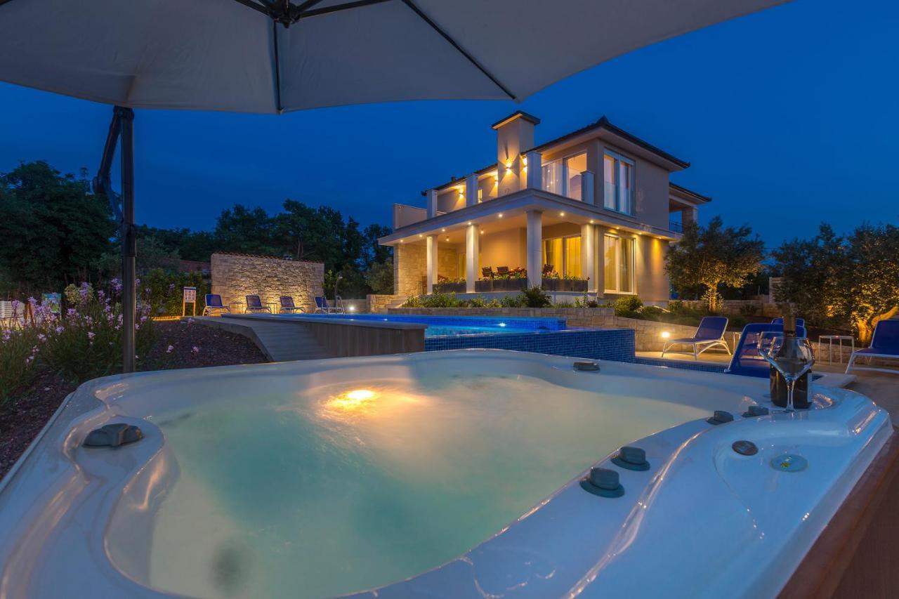 Villa Roko Malinska Buitenkant foto